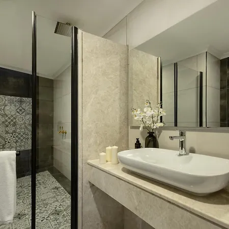 Hotel Lilium & 4*