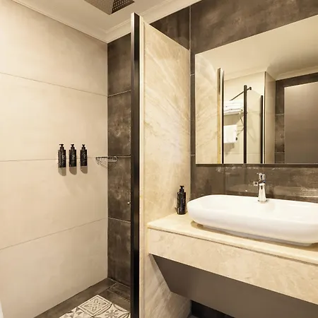Hotel Lilium & 4*